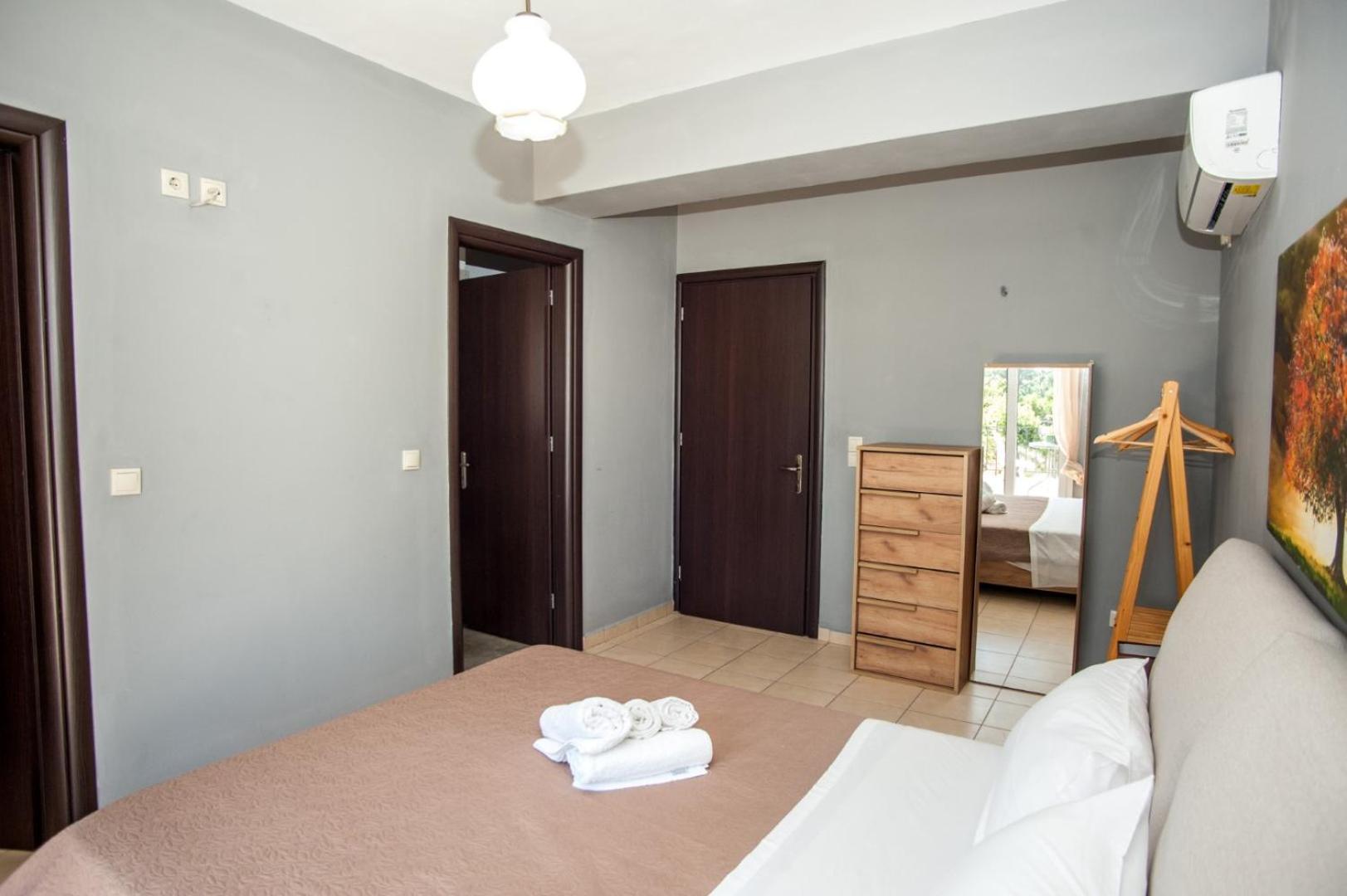 Gravanis Ir Home Pesádha Esterno foto