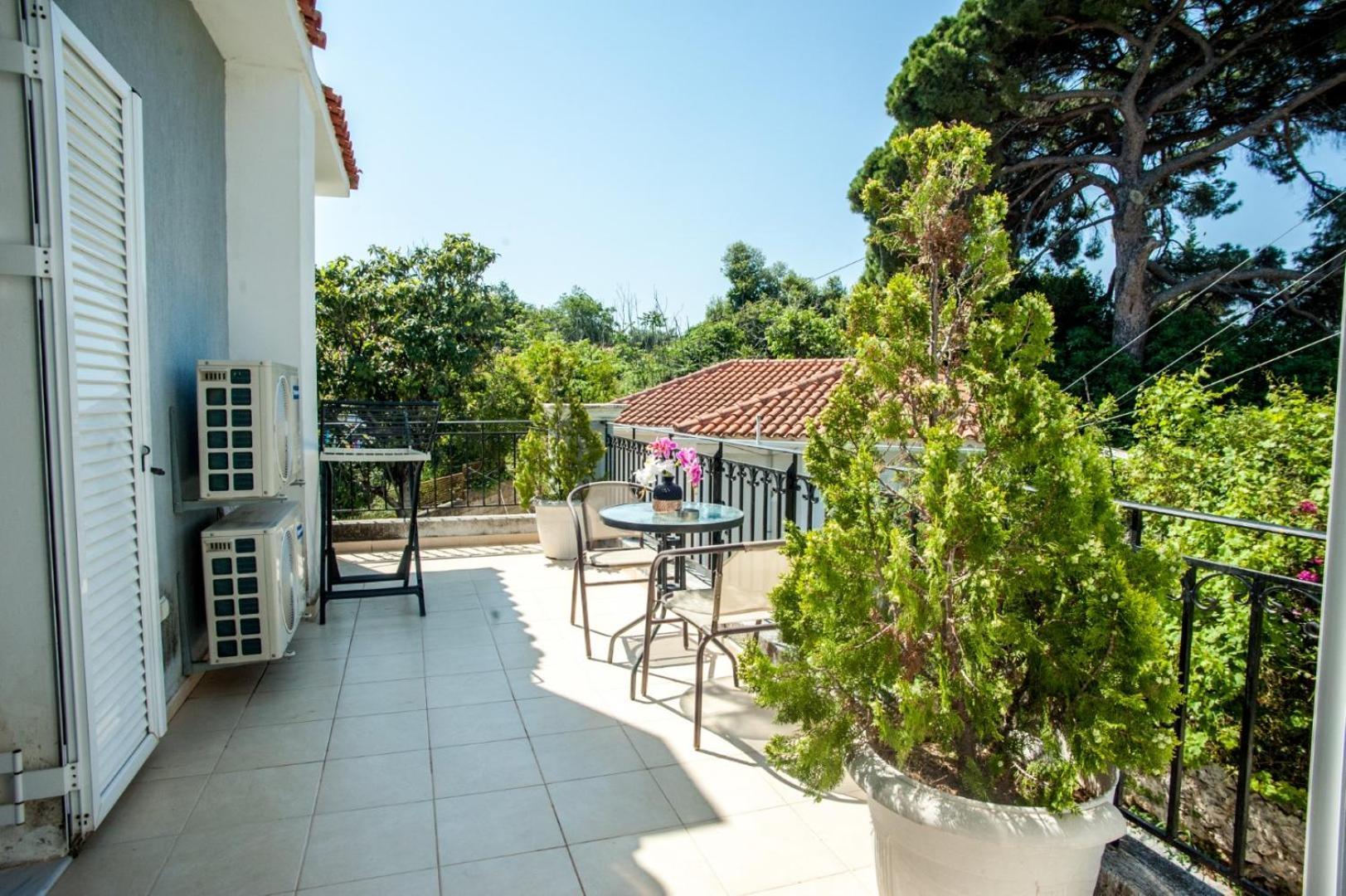 Gravanis Ir Home Pesádha Esterno foto