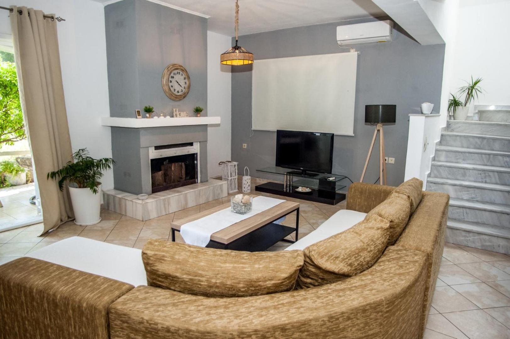 Gravanis Ir Home Pesádha Esterno foto